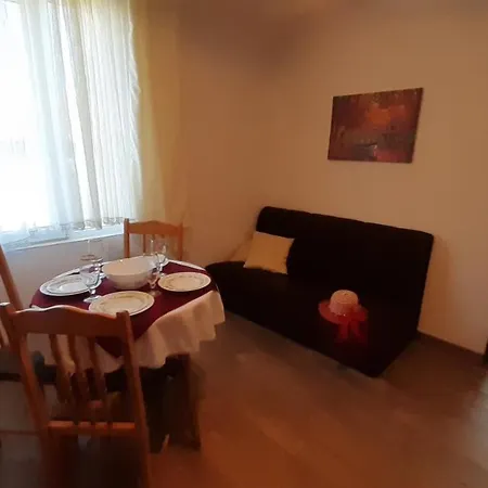 بيت ضيافة Hris 2*