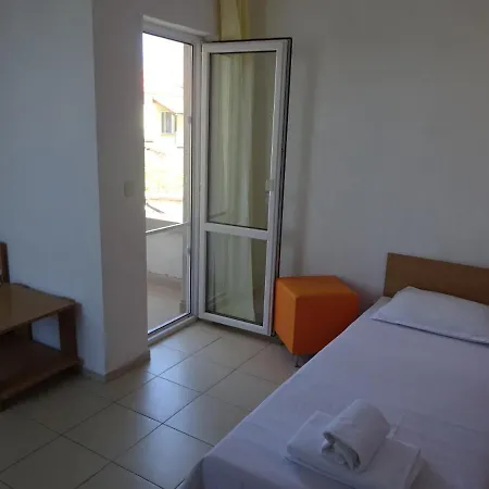 Hris Guest house 2*