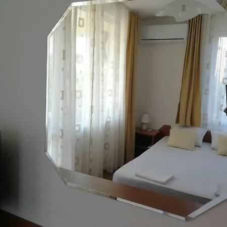 Guest house Hris 2*