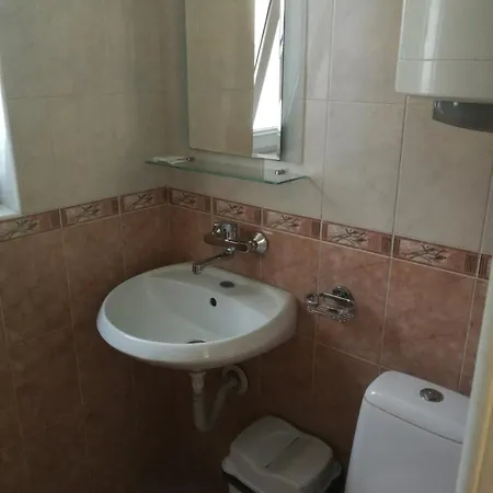 Hris Guest house 2*